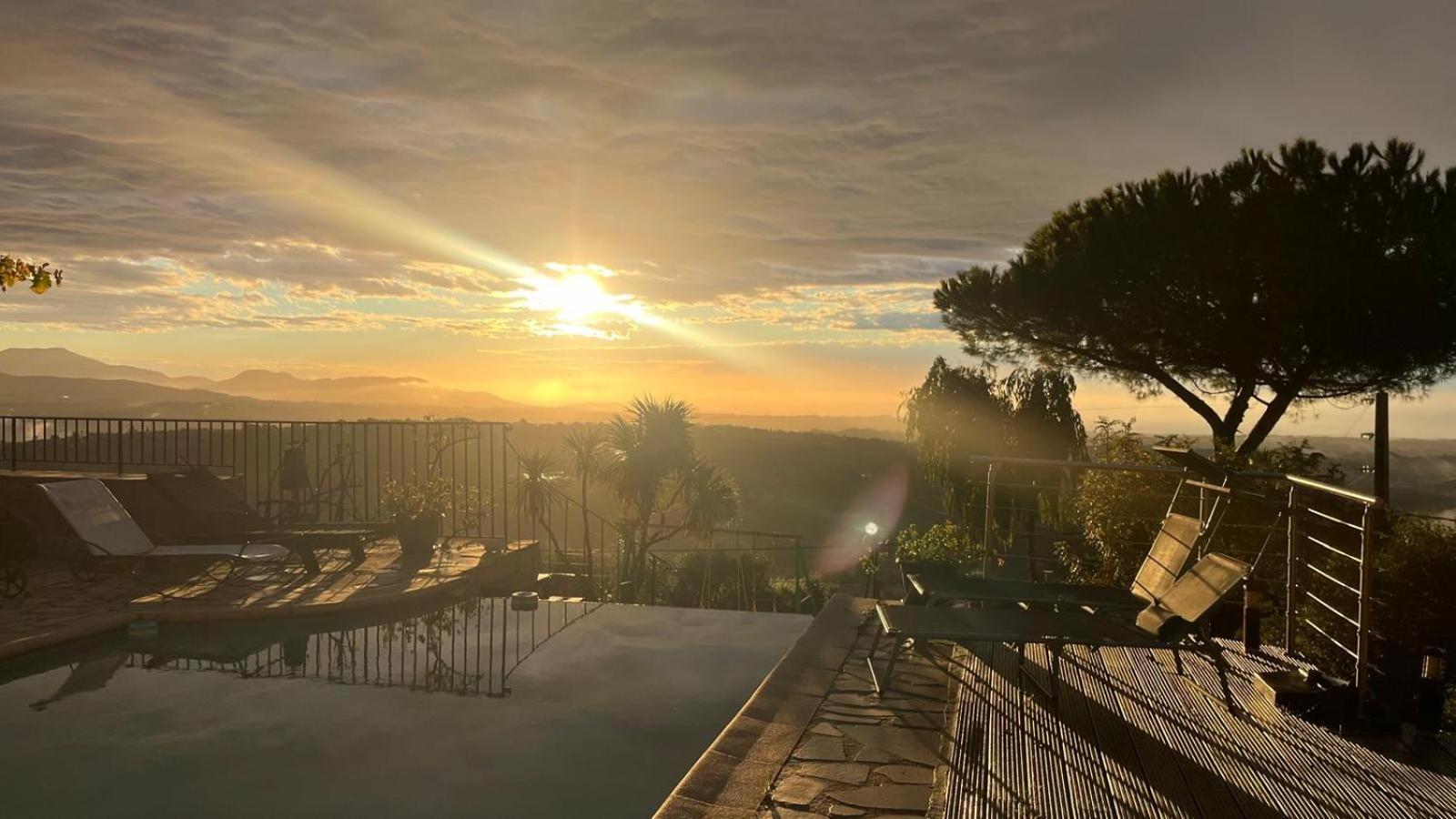 "Aux Balcons Du Riou" Avec Vue Mer 180 Degres Vence Buitenkant foto